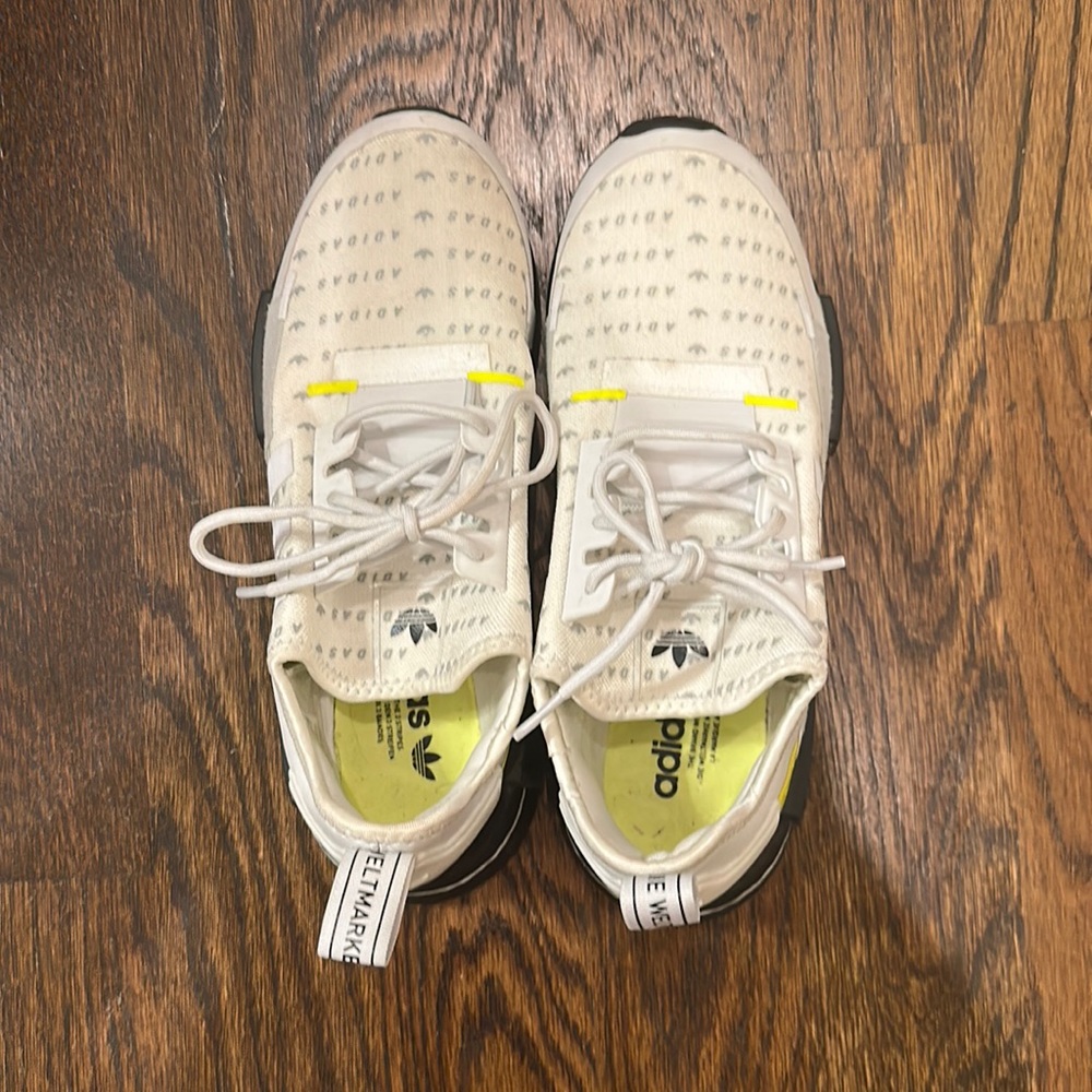 ADIDAS NMD R1 Originals White